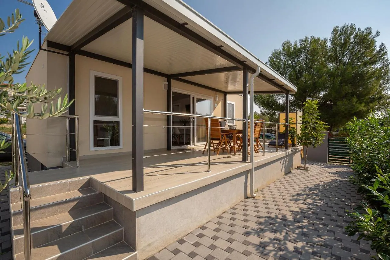 Mobile House Kastanjola Villa Biograd Na Moru