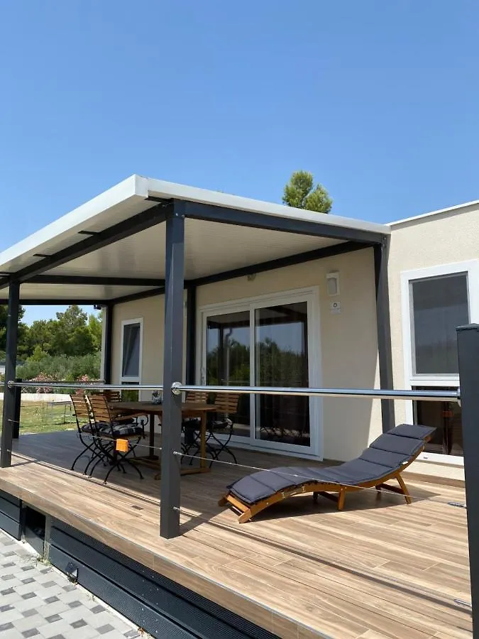 Holiday home Mobile House Kastanjola Villa Biograd Na Moru